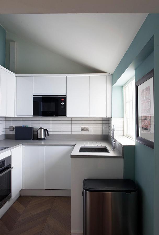 Central Hastings, Stylish-Luxe, Seaside Apartment. Exterior photo